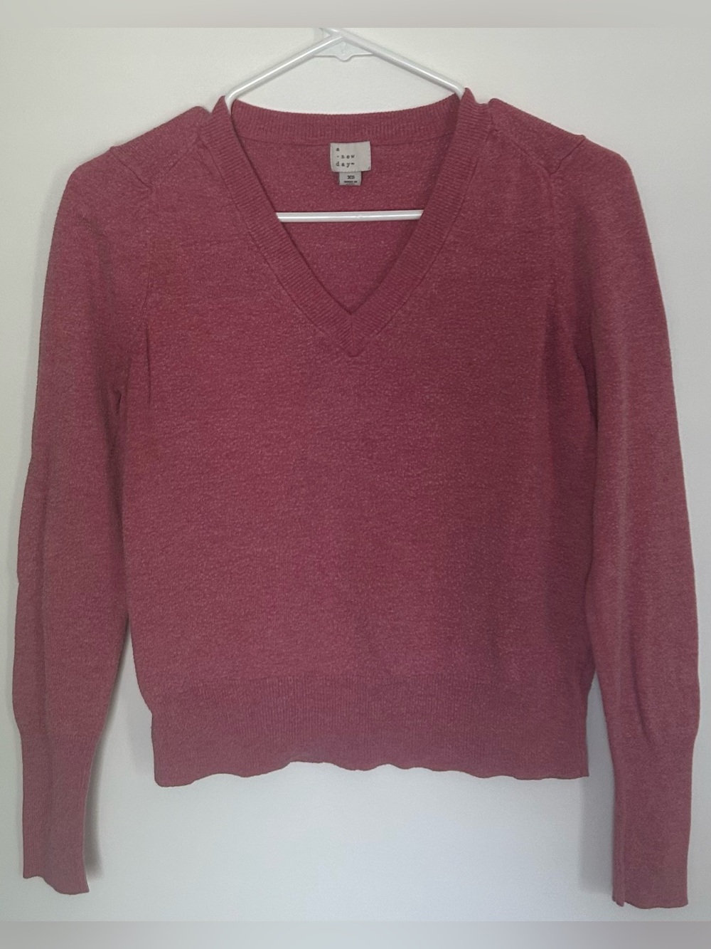 A NEW DAY Cozy V‑Neck Women's Sweater in Dusty Rose Ribbed Edges Casual Cozy